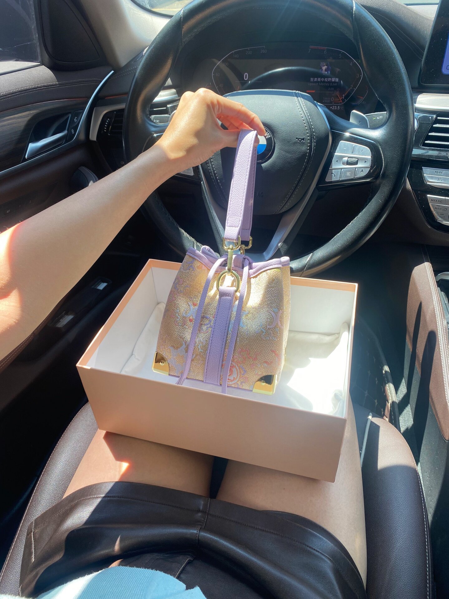 Luxury and Unique Handheld Buc - Women Bags Golden 评论和价格